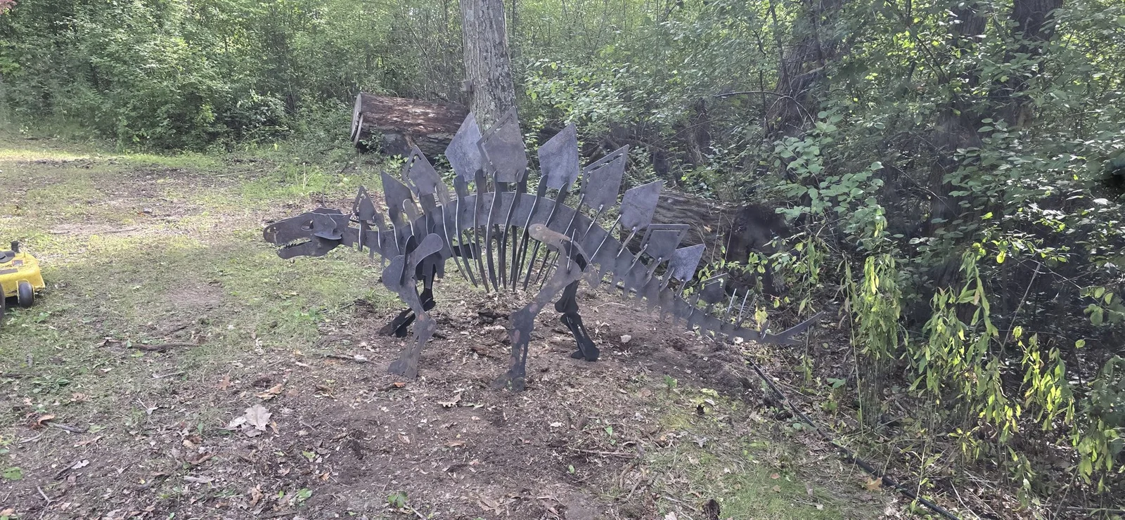 Side view of the Stegosaurus